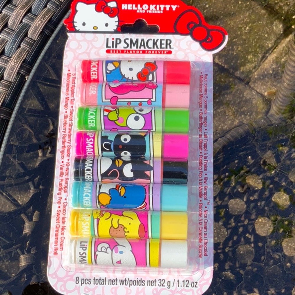 HELLO KITTY AND FRIENDS SET OF 8 LIPSMACKER